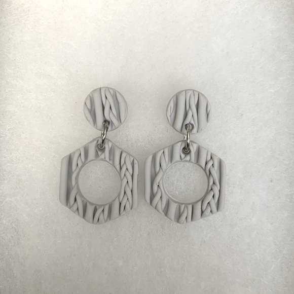 ✨ 2/$25 Handmade Earrings - Picture 1 of 3